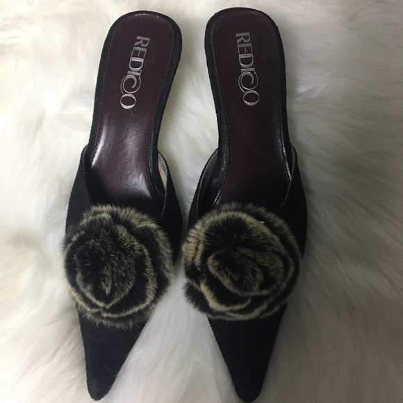 Slides With Furry Rosettes Size 6 - Picture 1 of 8